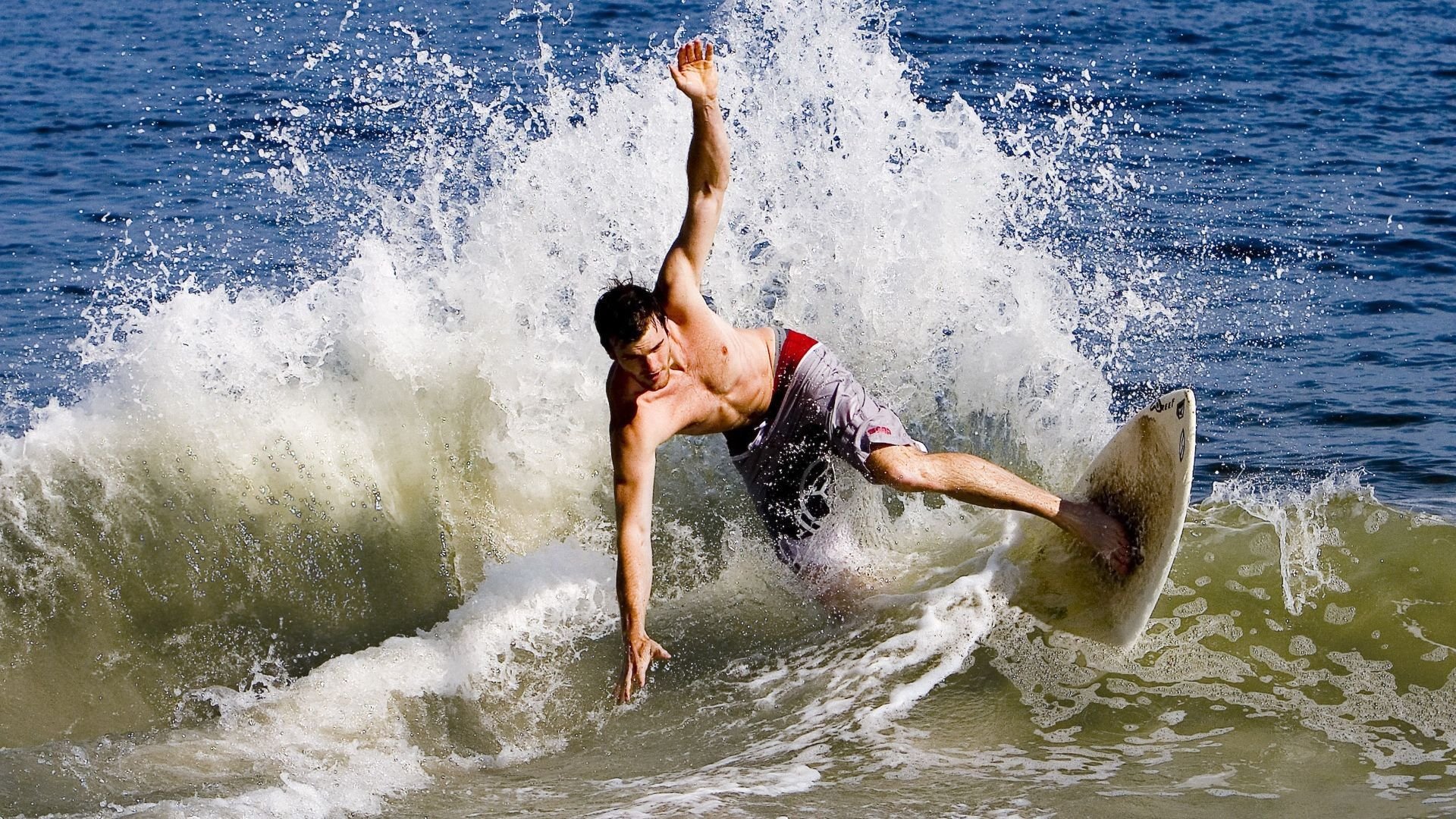 爱游戏官方入口-【冠军历程】马克·塞尔比：从低谷到世界顶尖的心路导航，马克·赛尔比