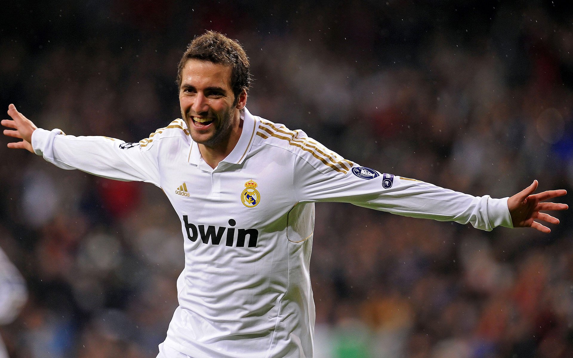 爱游戏中国-欧冠“星光熠熠”：年度最佳球员是谁？，欧冠最佳阵容颁奖