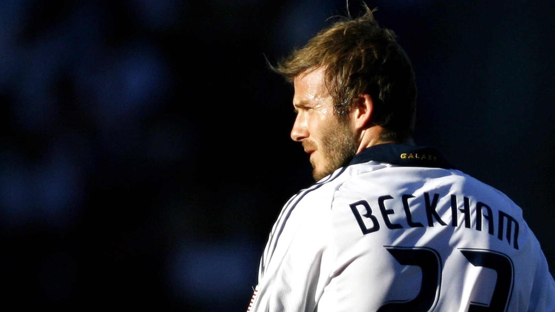 AYX GAMING-逆境中的“战神”崛起：不屈不挠的足球精神，彰显足球精神